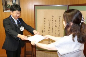 <b>三島</b>北高に助成金 三信福祉協会が海外研修を支援 – 伊豆新聞デジタル
