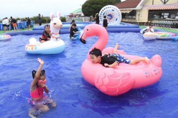 <b>伊豆</b>・サイクルスポーツセンターに水遊び広場 円筒形の大型浮き遊具も 12日オープン