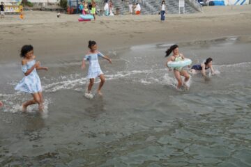 ３海水浴場で海開き・サンビーチ <b>熱海</b> – 伊豆新聞デジタル