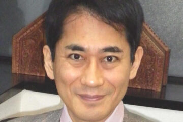 吉田たかよし医師「ヒロイン幻想に陥っている人の典型的な服の色」 <b>伊東</b>市長の会見での姿に