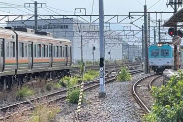 まさか自社の“伏線”!? 「隣の鉄道会社の甲種輸送」動画でバズった私鉄