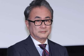 三谷幸喜氏 名門大卒の学歴不安→「Nキャス」で卒業証書1秒「チラ見せ」に爆笑 TV画面に …