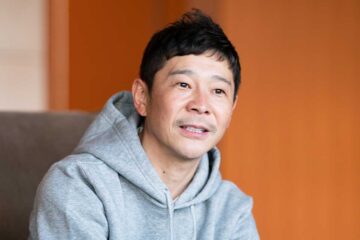 4億円申告漏れで謝罪の前澤友作氏、”自虐Tシャツ”披露で「シュール過ぎる」の声 | ENCOUNT