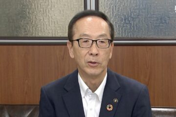 「やるべきことはやってきたという達成感もある」静岡県<b>富士市</b>の小長井義正市長が勇退決断 選挙 …