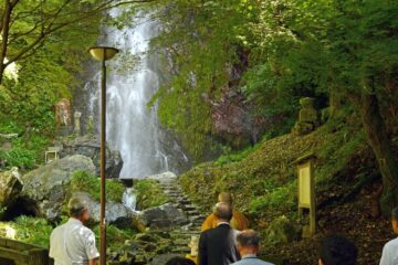 <b>清水</b>の滝で山開き式 観光シーズンの安全祈願 | まちの話題 – 佐賀新聞