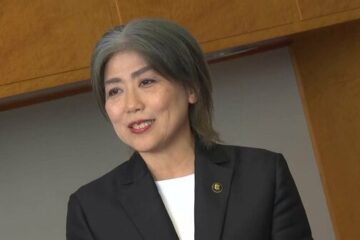 田久保眞紀市長“学歴詐称問題”<b>伊東</b>市議会で「百条委員会」 “卒業証書”に市職員「コピー取らせて …