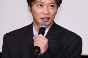 田中圭「触れずにいられない大量の汗」ツッコまれる 不倫報道後初の観客前「変な汗出てきた」