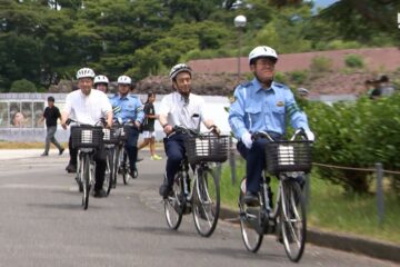 「事故に遭ったときにあるかないかで結果は変わる」静岡県警本部長や静岡知事らがヘルメット …