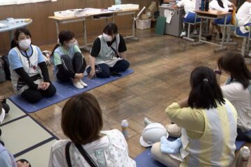 「こういう経験がないのでびっくり」津波警報発表で中学校に近隣住民など200人以上避難＝静岡 …
