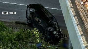 「極めて危険な運転」東名に車転落事故 無免許運転などの罪 男に拘禁刑4年求刑＝地裁浜松支部