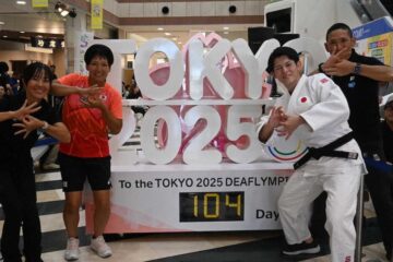 デフリンピック東京大会開幕100日前イベントで、カウントダウンモニュメントお披露目 …