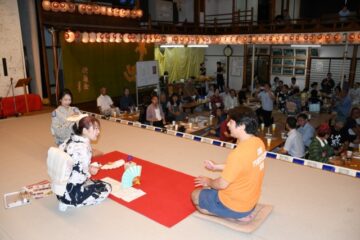 芸妓と投扇興 納涼芸妓まつり盛況―熱海見番 – 伊豆新聞デジタル