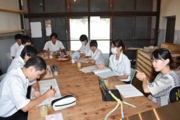 自己探究の課題で職業インタビュー 稲取高1年生―<b>東伊豆</b>