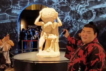<b>熱海</b>富士 大阪・関西万博イタリア館「ファルネーゼのアトラス」を見学 万博巡業の合間に