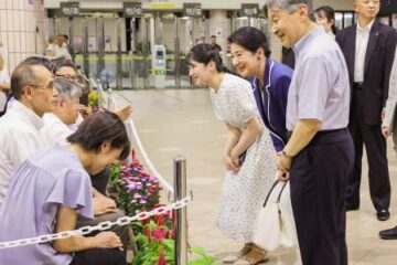 天皇ご一家、静養入り ６年ぶりに須崎御用邸 – 東京新聞