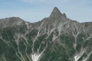 「これ以上は登れない」女性が落石でけが…同行の男性2人も行動不能に 北アルプスで3日も山岳 …
