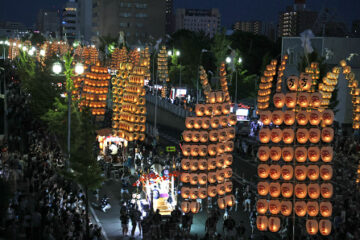夜空に揺らめくちょうちんの稲穂 – <b>熱海</b>経済新聞
