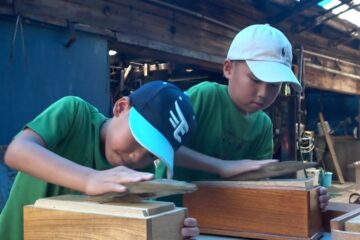 「独特のうまみがあった」老舗かつお節店で小学生が職場体験＝静岡・西伊豆町 – YouTube